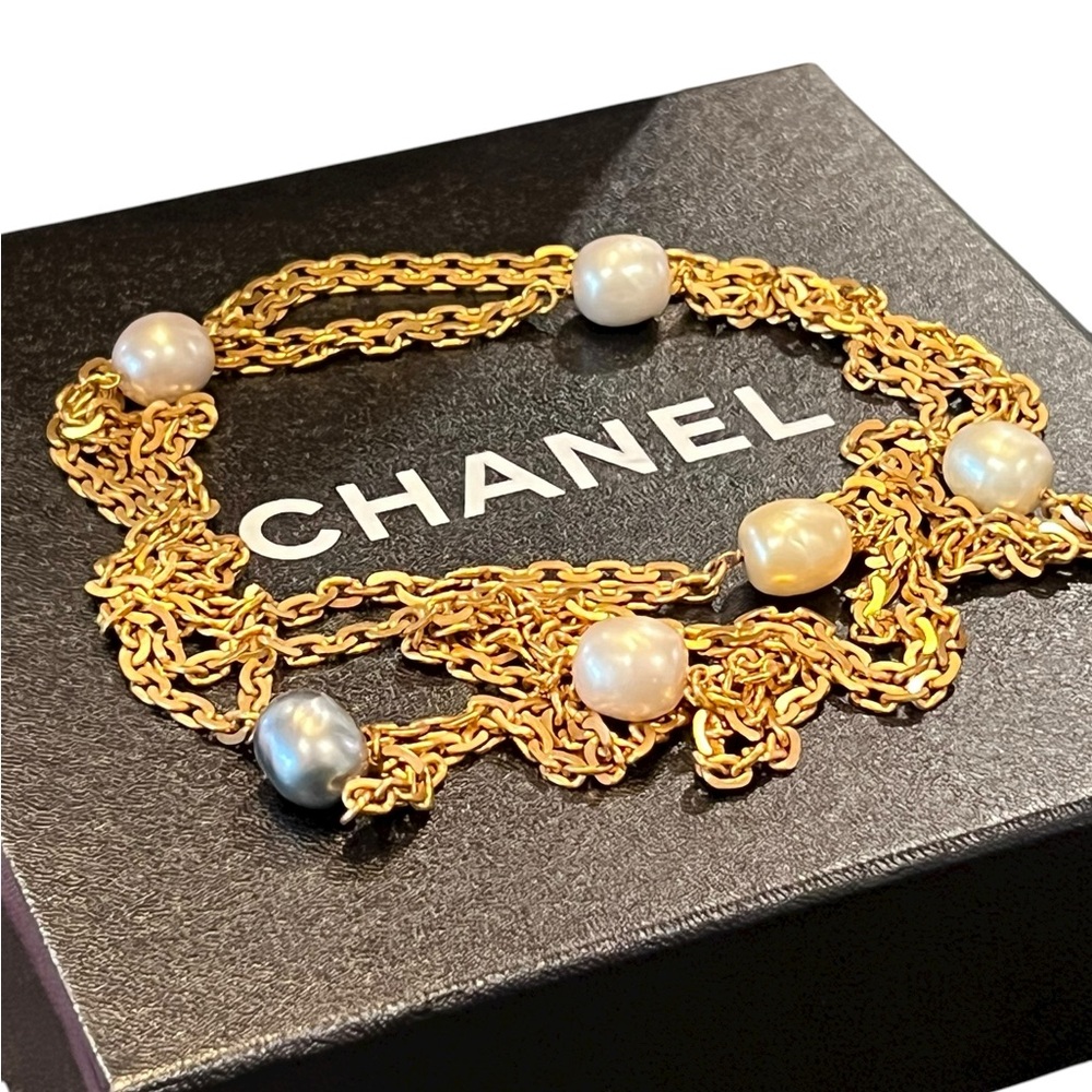 Vintage Rare 1990s Chanel Baroque Pearl Necklace - Picture 4 of 8